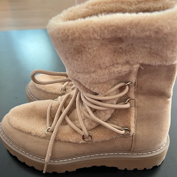 Ginna snow booties from JLO, size 8 - Picture 2 of 9